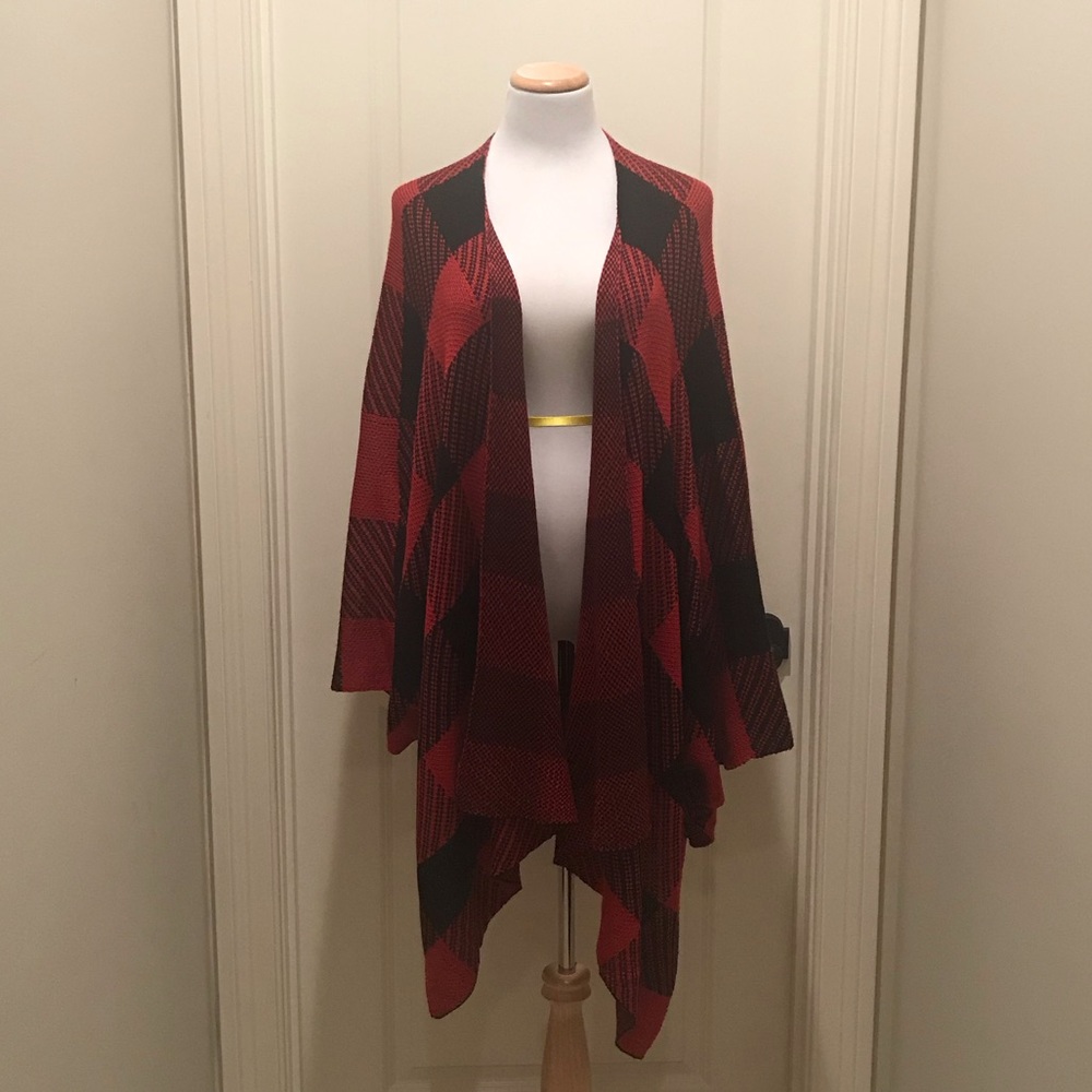 STYLISH PLAID SHRUG